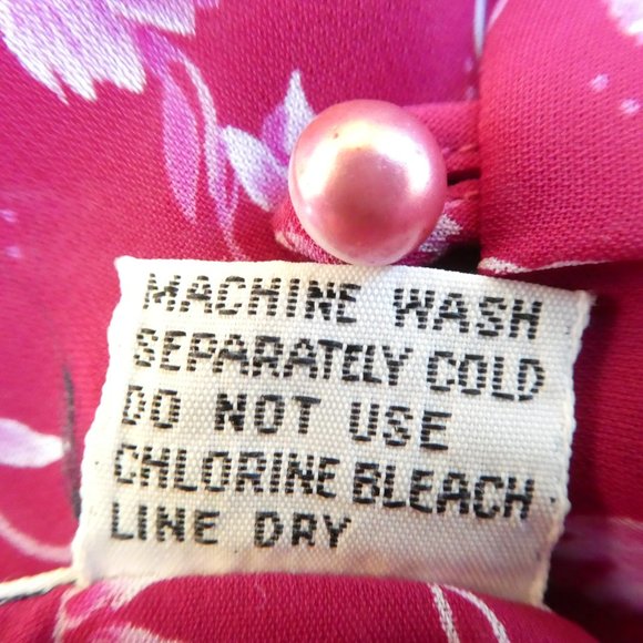 Vintage 70s Dress Floral Leis Puff Half Sleeve Draped Neck Pearlized Buttons - Picture 9 of 9